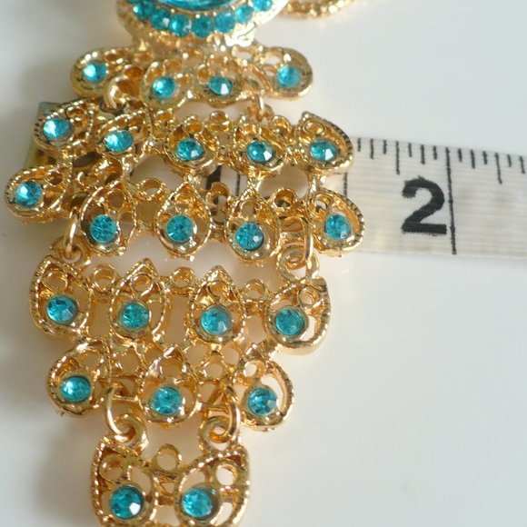 ❤️ Rhinestone Peacock Pendant Necklace Teal and Gold-tone, With Movable Tail - Picture 5 of 9